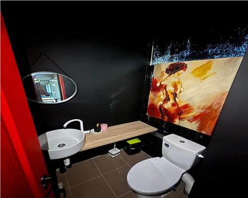 Spatiu Comercial cu Terasa si Vad Exceptional