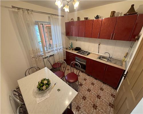 Apartament 2 camere de vanzare, decomandat, C5