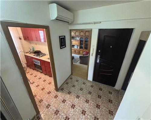 Apartament 2 camere de vanzare, decomandat, C5