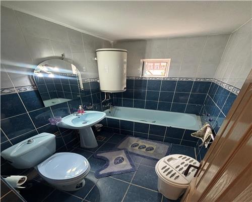 Apartament 2 camere de vanzare, decomandat, C5