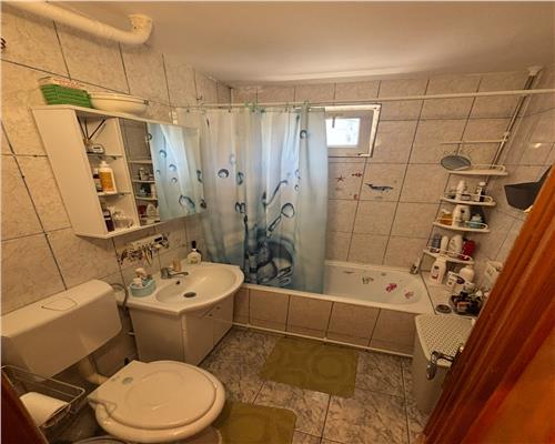 Apartament de inchiriat, mobilat si utilat complet