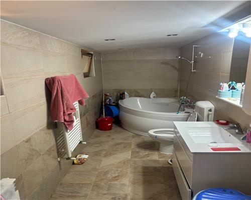 Casa centrala Tulcea, 2 corpuri, garaj, gata de mutare