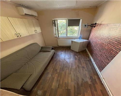 Garsoniera de vanzare, zona Politiei pret bun!