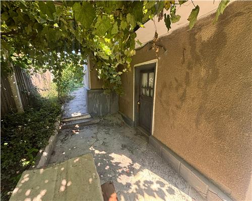 Casa batraneasca de vanzare cu teren si potential excelent in Tulcea