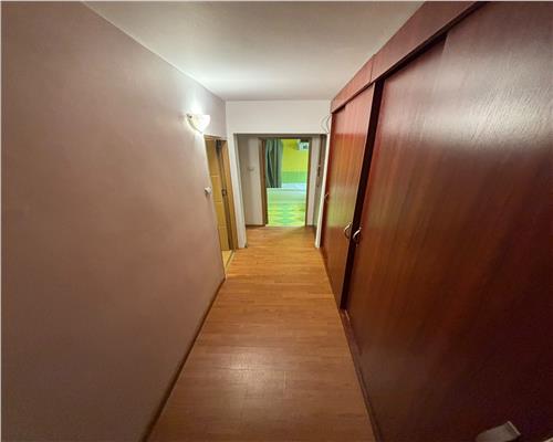 Apartament 3 camere, central, parcare inclusa