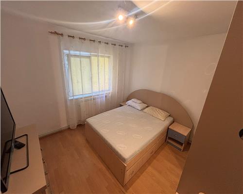 Apartament 3 camere, central, parcare inclusa