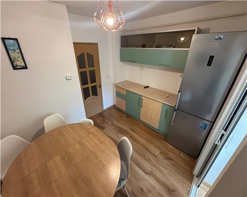Apartament 3 camere, central, parcare inclusa