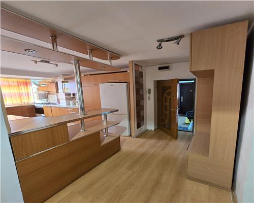 Apartament 2 camere de inchiriat, ultracentral, vedere Piata Civica