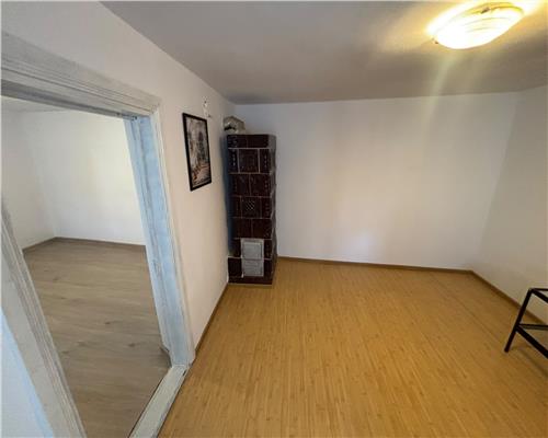 Casa renovata de vanzare, zona centrala, 78 mp, teren 136 mp