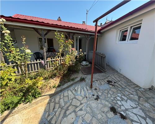 Casa renovata de vanzare, zona centrala, 78 mp, teren 136 mp