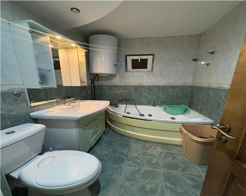Apartament 3 camere de inchiriat, E3 – decomandat, etaj 2