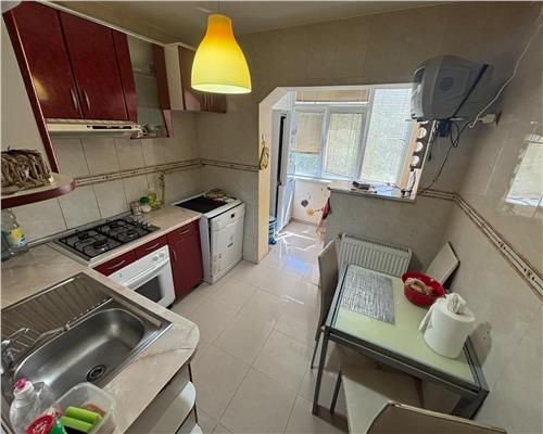 Apartament 3 camere de inchiriat, E3 – decomandat, etaj 2