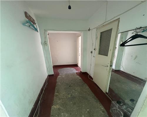 Apartament 2 camere de vanzare, 40 mp, etaj 2