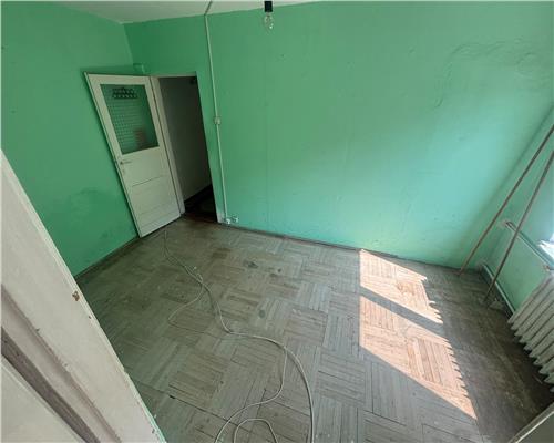 Apartament 2 camere de vanzare, 40 mp, etaj 2