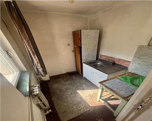 Apartament 2 camere de vanzare, 40 mp, etaj 2