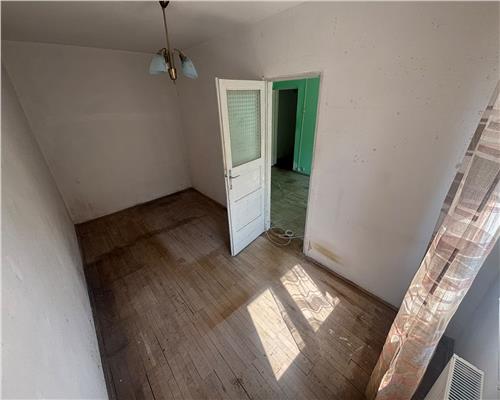 Apartament 2 camere de vanzare, 40 mp, etaj 2