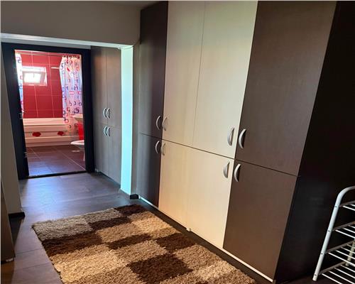 Apartament de inchiriat, Zona E3, centrala proprie
