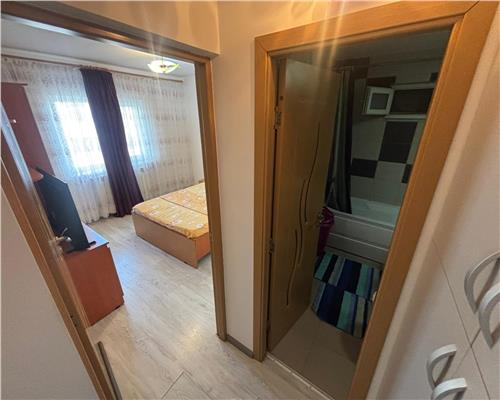 Apartament de inchiriat, zona E3, parcare inclusa in pret