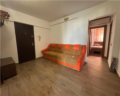 Apartament 3 camere de inchiriat, centrala proprie pe gaz – Victoriei