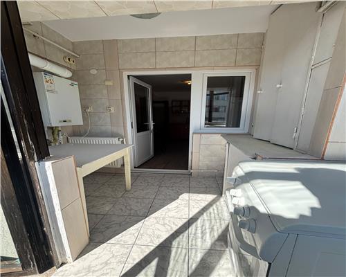 Apartament 3 camere de inchiriat, centrala proprie pe gaz – Victoriei