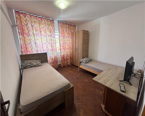 Apartament 3 camere de inchiriat, centrala proprie pe gaz – Victoriei