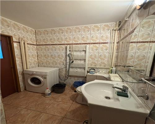 Apartament 3 camere de inchiriat, centrala proprie pe gaz – Victoriei