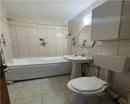 Apartament 3 camere de inchiriat, centrala proprie pe gaz – Victoriei