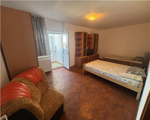 Apartament 3 camere de inchiriat, centrala proprie pe gaz – Victoriei