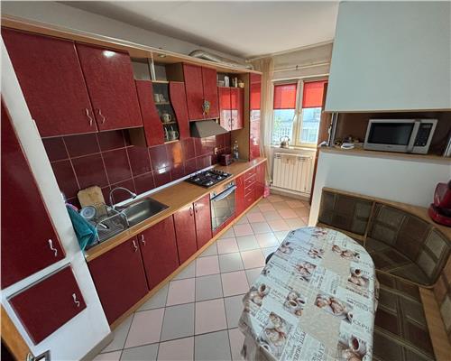 Apartament ultracentral 4 camere | 104 mp + boxa