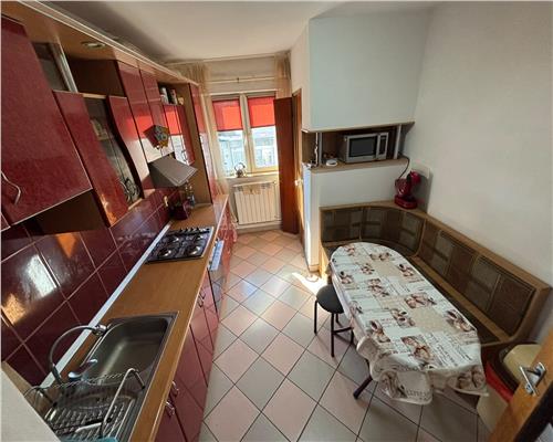 Apartament ultracentral 4 camere | 104 mp + boxa