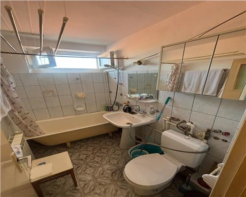 Apartament 3 camere ultracentral, 59 mp, bloc reabilitat