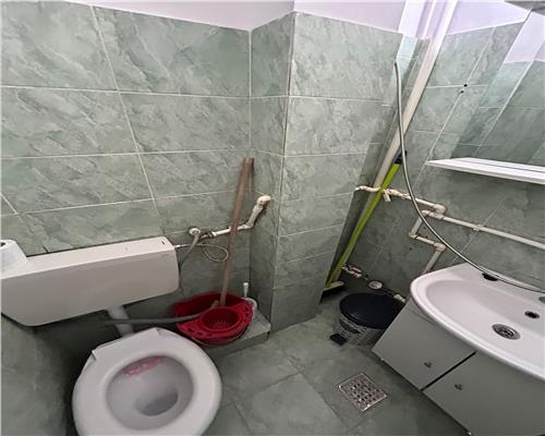 Garsoniera de inchiriat in zona Politiei, etaj 1, mobilata