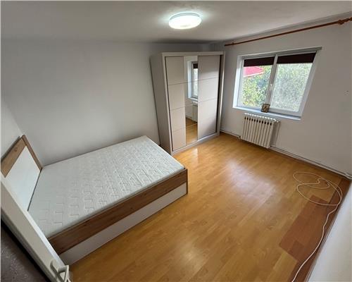 Casa de inchiriat cu 3 camere, zona Mahmudiei, ideala pentru familie