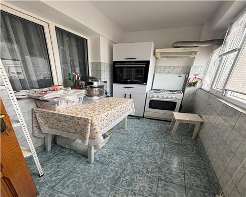 Apartament 4 camere, 80 mp, decomandat – E3, luminos si spatios