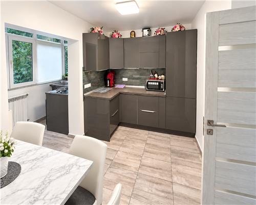 Apartament 3 camere E3, spatios, mobilat, parcare inclusa