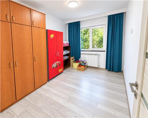 Apartament 3 camere E3, spatios, mobilat, parcare inclusa