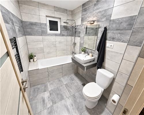 Apartament 3 camere E3, spatios, mobilat, parcare inclusa