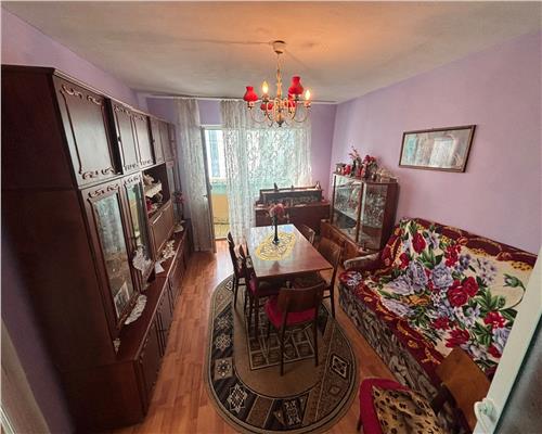 Apartament luminos si spatios, 3 camere, zona 23 August