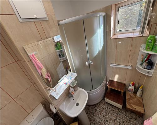 Apartament luminos si spatios, 3 camere, zona 23 August