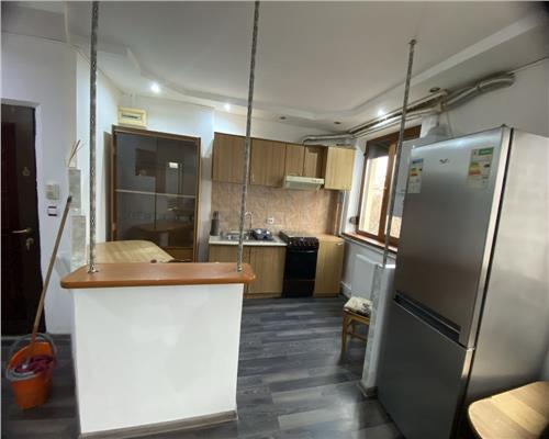 Apartament de inchiriat, 2 camere, centrala proprie