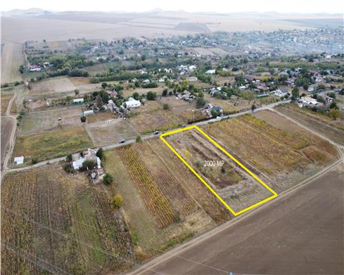 Teren intravilan 2.000 mp, deschidere la doua strazi – Nalbant