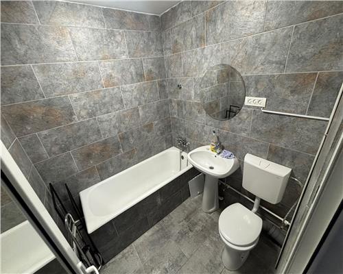 Apartament 3 camere de inchiriat, Ultracentral, centrala proprie