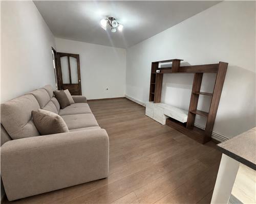 Apartament 3 camere de inchiriat, Ultracentral, centrala proprie