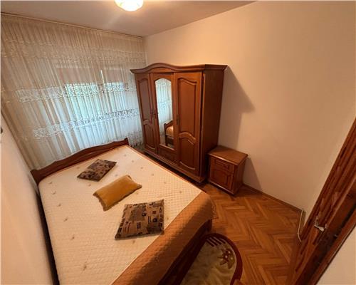 Apartament 3 camere de inchiriat, Ultracentral, complet utilat