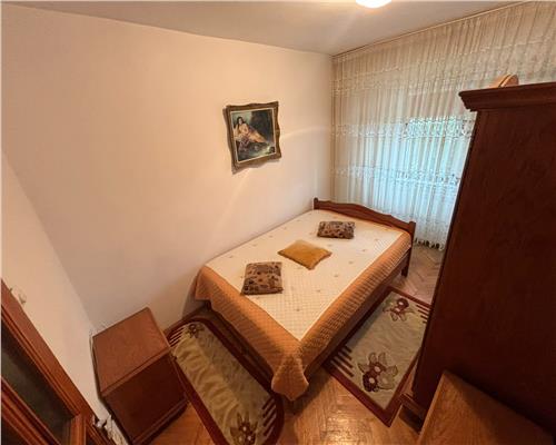 Apartament 3 camere de inchiriat, Ultracentral, complet utilat