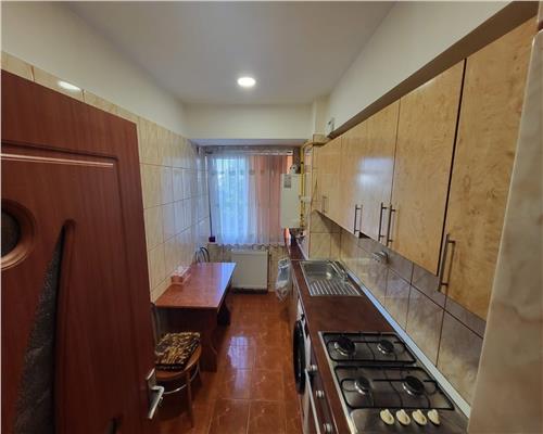 Apartament 2 camere, 48 mp, etaj 1 – Central, langa Piata Civica