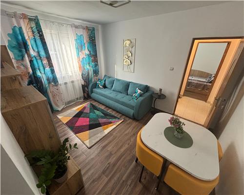 Apartament cu 3 Camere Renovat, 44 mp – Zona Vest, Linistita si Accesibila