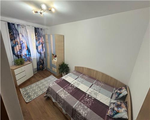 Apartament cu 3 Camere Renovat, 44 mp – Zona Vest, Linistita si Accesibila
